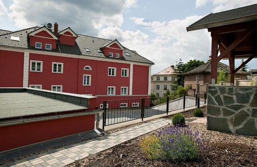 Usti nad Labem House | Pet Friendly Penzion Na Hvězdě with High Guest Ratings