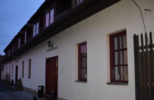 Stary Plzenec House | Discover Penzion Na Jízdarne Starý Plzenec - Room 9