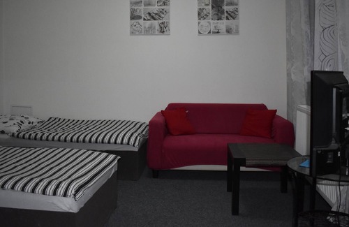 Stary Plzenec House | Discover Penzion Na Jízdarne Starý Plzenec - Room 9