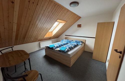 Miretice House | Penzion Na Majlantě