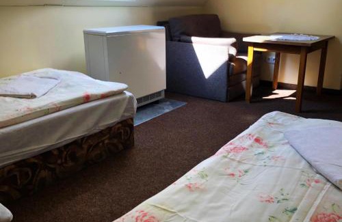 Kladruby Cabin | Pet-Friendly Retreat at Penzion Na Prachárně Awaits You