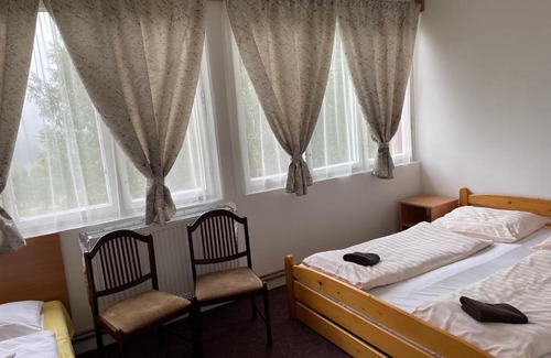 Hora Svate Kateriny House | Top-Rated Penzion Na Srubech with Breakfast & Family Focus