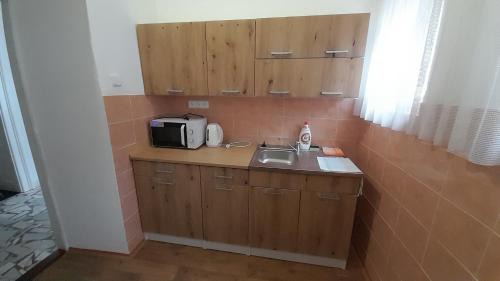 Bartosovice House | Cozy Stay at Penzion na zámku with Family-Friendly Amenities