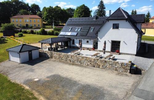 Milire House | Discover Penzion Na Zlaté cestě: Top-Rated with Hot Tub