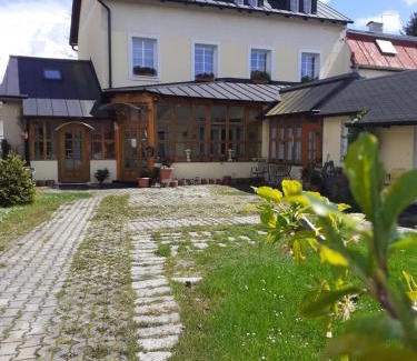 Marianske Lazne House | Pet-Friendly Penzion No1 with Ocean Views in Mariánské Lázně