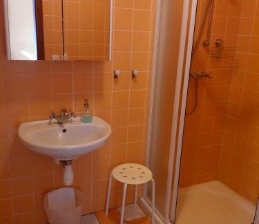 Chynov House | Inviting Penzion Pacovka: Top-Rated Stay with Hot Tub