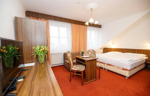 Luhacovice House | Cozy Penzion Pomnenka: Family-Friendly Stay with Breakfast