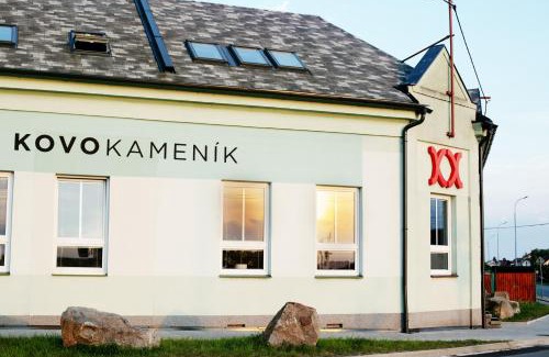 Opatovice nad Labem House | Affordable Family Stay at Penzion První Liga with Kitchen