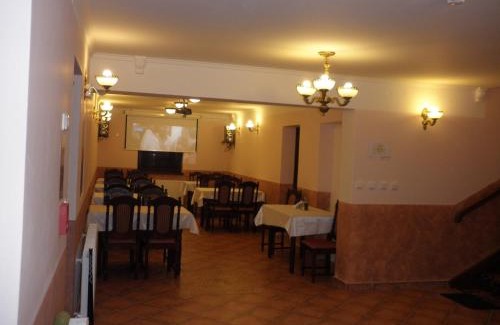Pulcin House | Cozy Stay at Penzion Pulčínské Skály with Hot Tub Access