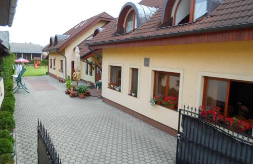 Liesek House | Family-Friendly Retreat at Penzion Rosnicka Liesek