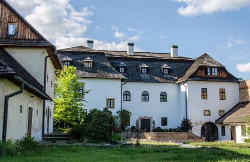Spisske Podhradie House | Discover Penzion St. Martin: Pet-Friendly with Breakfast