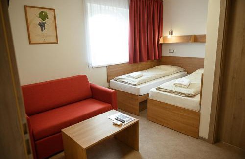 Sudomerice House | Discover Penzion Sudomír: Family-Friendly Retreat with Kitchen