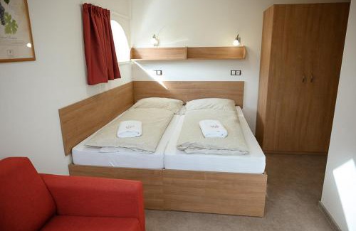 Sudomerice House | Discover Penzion Sudomír: Family-Friendly Retreat with Kitchen