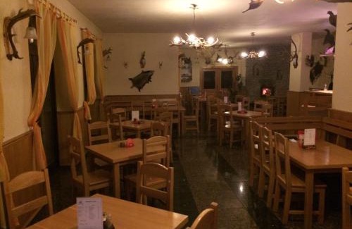 Nove Hute House | Welcoming Penzion Tetřívek: Pet-Friendly & Pool Access