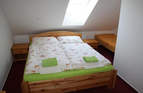Nova Lhota House | Welcoming Penzion U Černého Potoka: Pet-Friendly Retreat