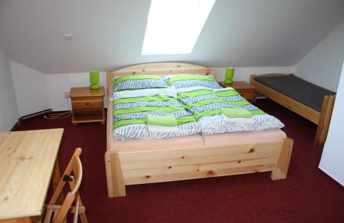 Nova Lhota House | Welcoming Penzion U Černého Potoka: Pet-Friendly Retreat