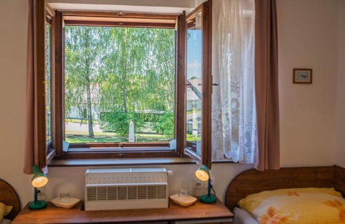 Protivin House | Family-Friendly Stay at Penzion U Dřevěného ptáka