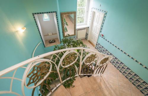 Slavonice House | Pet-Friendly Penzion U Dačické brány with Breakfast Included