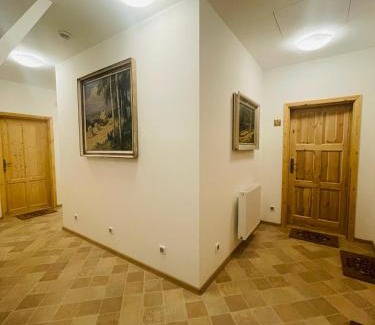 Meclov House | Top-Rated Penzion U Hánů: Family-Friendly with Breakfast