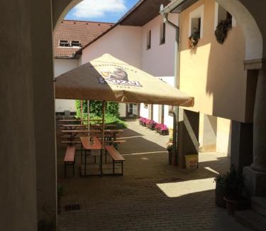 Kunzak House | Discover PENZION U TOČÍKA: Pet-Friendly Family Retreat
