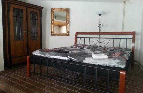 Jindrichuv Hradec Apartment | Cozy Penzion U Tomáše: Pet & Child Friendly Getaway