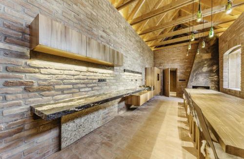 Znojmo House | Ideal Retreat at Penzion Vinařství Konitz with Spa Amenities