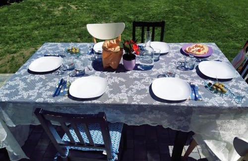 Porlezza Bed & Breakfast | Guest Rated B&B Peonia: Family-Friendly with Breakfast & Dining