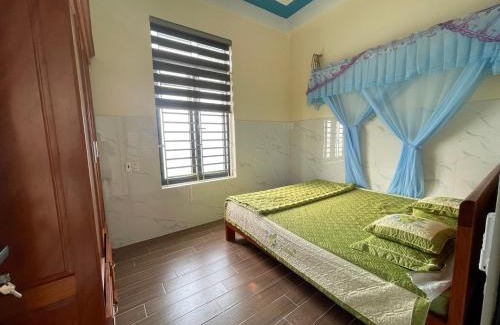 Le Thuy House | Sea View Retreat at People's House with Breakfast & Pet Care