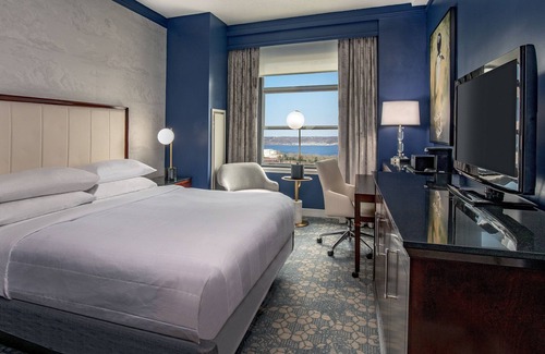 Peoria Hotel | Stylish Getaway at Peoria Marriott Pere Marquette