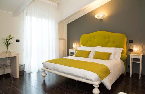 Nichelino Bed & Breakfast | Inviting Stay at Pepe's Home B&B with Breakfast & Dining