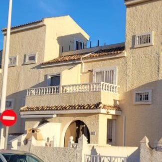 Puerto Marino House | PepeCasa: Family-Friendly Retreat with Pool & 9.2 Rating