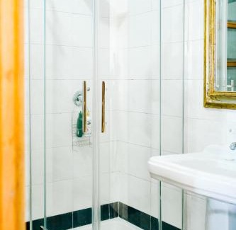Nettuno Bed & Breakfast | Welcoming PepeRosa B&B: Pool, Breakfast & Family Fun