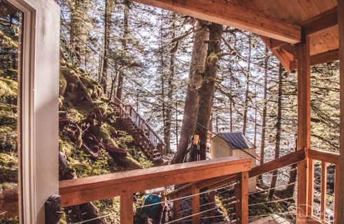 Seward Cabin | Discover Pepper Creek Cabin with Private Beach Access!