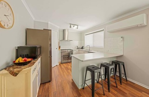 Porepunkah Apartment | Family-Friendly Getaway at Pepper Place in Porepunkah