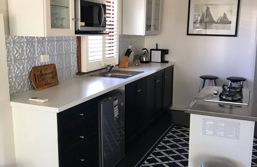 Wongarbon Cottage | Discover Peppercorn Cottage: Heritage Stay in Dubbo Village