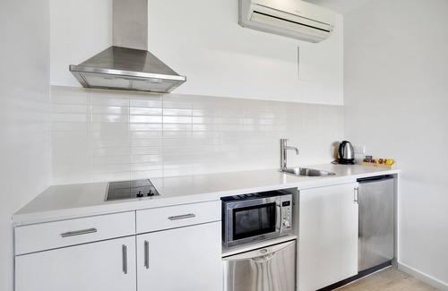 Fingal Hotel | Relax at Peppers Moonah Links Resort with Pool & Hot Tub