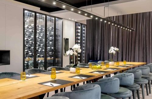 Adelaide Central Business District Hotel | Relax at Peppers Waymouth Hotel: 5-Star Comfort & Spa