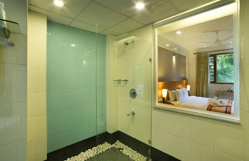 Kumily Hotel | Discover PepperVine: Family-Friendly with Pool & Restaurant