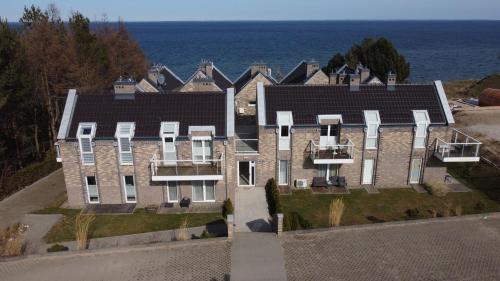 Mechelinki Apartment | Oceanfront Perła Klifu: 4-Star Stay with Ocean Views