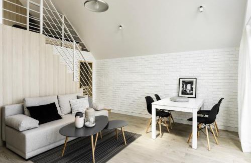 Mechelinki Apartment | Oceanfront Perła Klifu: 4-Star Stay with Ocean Views