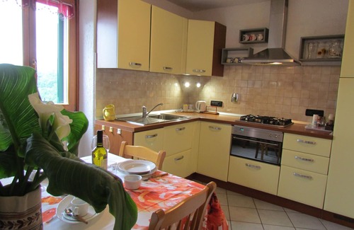 Carbuta Apartment | Relaxing Getaway: Beach and Hills with Pool & Breakfast