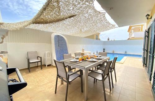 Pera Villa | Elegant Pêra Villa with Pool for Family Getaways