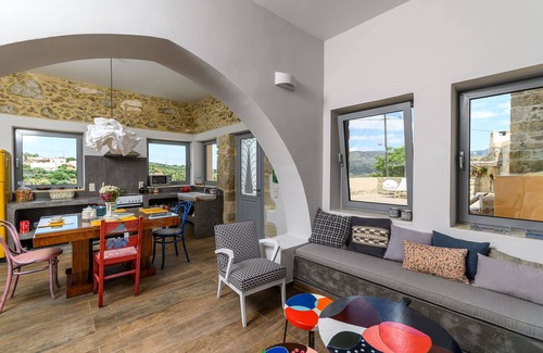 Sitia House | Pera Chorio - Daphne: Artist's Stone House with Views