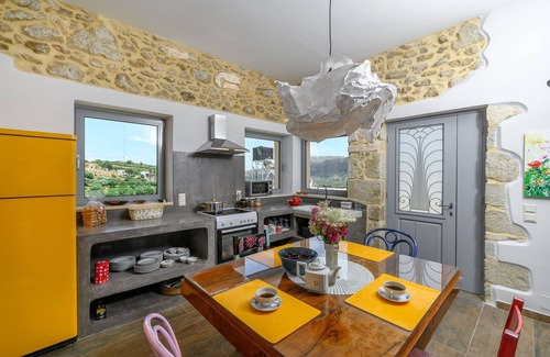 Sitia House | Pera Chorio - Daphne: Artist's Stone House with Views