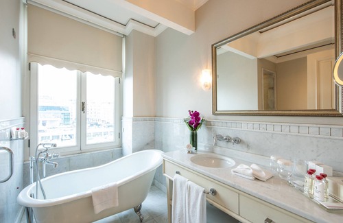 Pera Hotel | Elegant Pera Palace Hotel: Pool, Spa & Top Guest Ratings