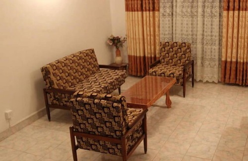 Yatinuwara Hotel | Discover Peradeniya Rest Inn: Family-Friendly Getaway
