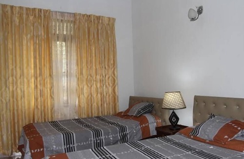 Yatinuwara Hotel | Discover Peradeniya Rest Inn: Family-Friendly Getaway