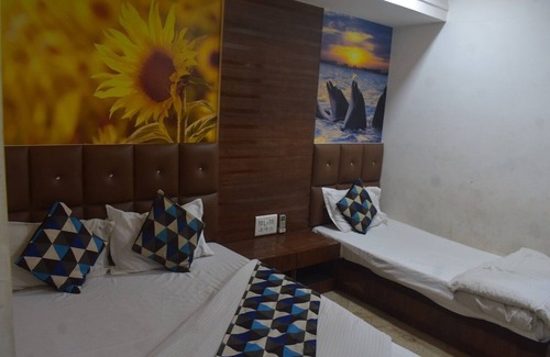 Vastrapur Hotel | Discover Peradiot Hotel - Vastrapur with Family-Friendly Amenities