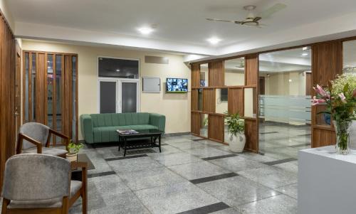 DLF Phase 3 Hotel | Comfortable Stay at Perch Arbor Cyber City with Breakfast