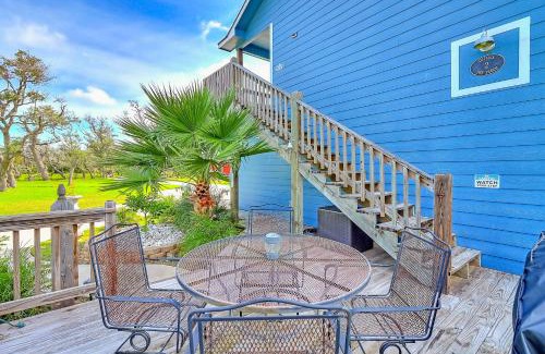Rockport House | Unforgettable Perch Cottage: Pet-Friendly Retreat for Families
